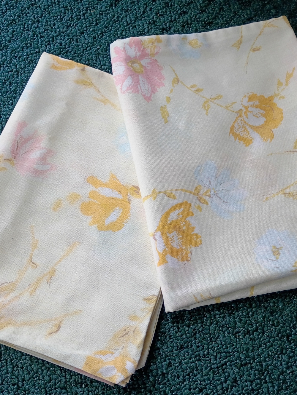 Vtg Dan River Dantrel No Iron Muslin Floral Pillowcases